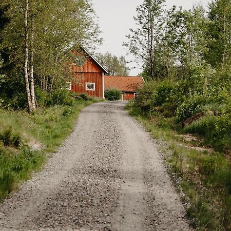 En Lantlig Idyll Med Skogen Precis Utanfoer Doerren! Villa Ullared Buitenkant foto